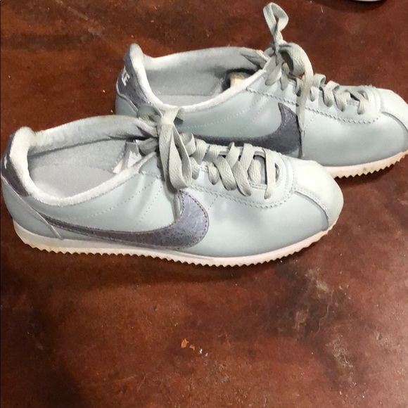 nike cortez premium swoosh